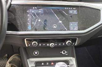 Audi Q3  picture 14