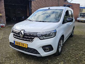 skadebil auto Renault Kangoo 1300 tce Luxe  5persoons 27000km rijdend incl btw NL kenteken 2021/1
