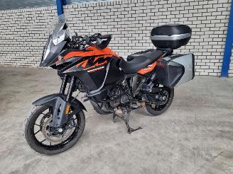 krockskadad bil motor KTM  1090 Adventure L Garmin Koffers Handvatverw. 2018/5