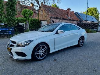 uszkodzony samochody osobowe Mercedes E-klasse E 200 Aut. Coupé Pano Navi Led 2015/6