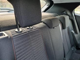 Peugeot 2008 Puretech 100 Active pack picture 11