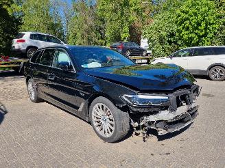 damaged passenger cars BMW 5-serie 530e Aut. Business Edition Plus 2023/9