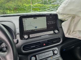 Hyundai Kona EV 64kWh Premium Sky picture 17
