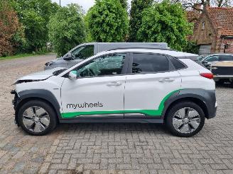 Hyundai Kona EV 64kWh Premium Sky picture 2