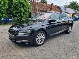 Coche accidentado Skoda Superb 1.6 TDI DSG Aut. Leder Navi Stoeverver. 2018/3