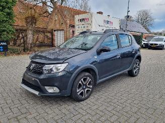 Unfallwagen Dacia Sandero Stepway BlueDCI 95 Airco Navi 2021/1
