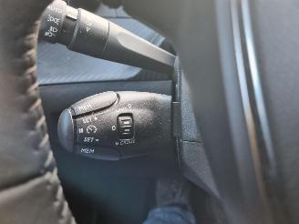 Peugeot 208 Puretech 100 Airco picture 18