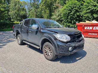 skadebil auto Mitsubishi L-200 2.4 DI-D Aut Double Cab 2016/5