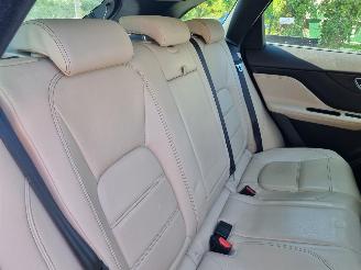 Jaguar F-Pace 20d Aut. AWD Prestige Pano picture 10
