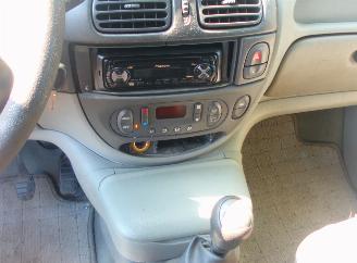 Renault Scenic  picture 7