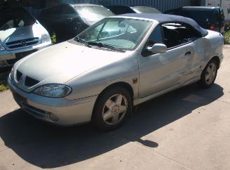 Salvage car Renault Mégane cabriolet 1999/1