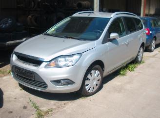 Salvage car Ford Focus station 2009/1