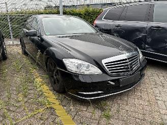 Schadeauto Mercedes S-klasse S400 HYBRID/NAVI/CAMERA/LUCHTVERING/LED/MASSAGE/SIDE-ASSIST/VOL! 2010/11