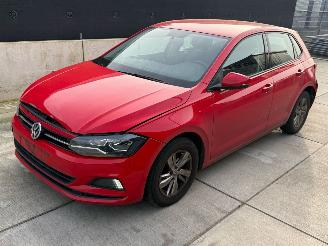 Unfallwagen Volkswagen Polo DSG AUTOMAAT / DRIVEABLE DAMAGE / LED / STOELVERWARMING 2018/12