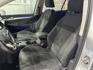 Volkswagen Golf TSI R-LINE DSG IQ LED / BLIND SPOT / CAMERA / STUURVERW VOL! picture 12