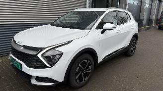 Unfallwagen Kia Sportage Kia SPORTAGE 1.6 T-GDi Hybrid DynamicLine CAMERA/STOELVERW V+A / STUURVER/RADAR VOL NIEUW! 2025/6