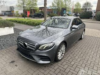 Mercedes E-klasse 200 AMG PANO/LED/19INCH picture 2