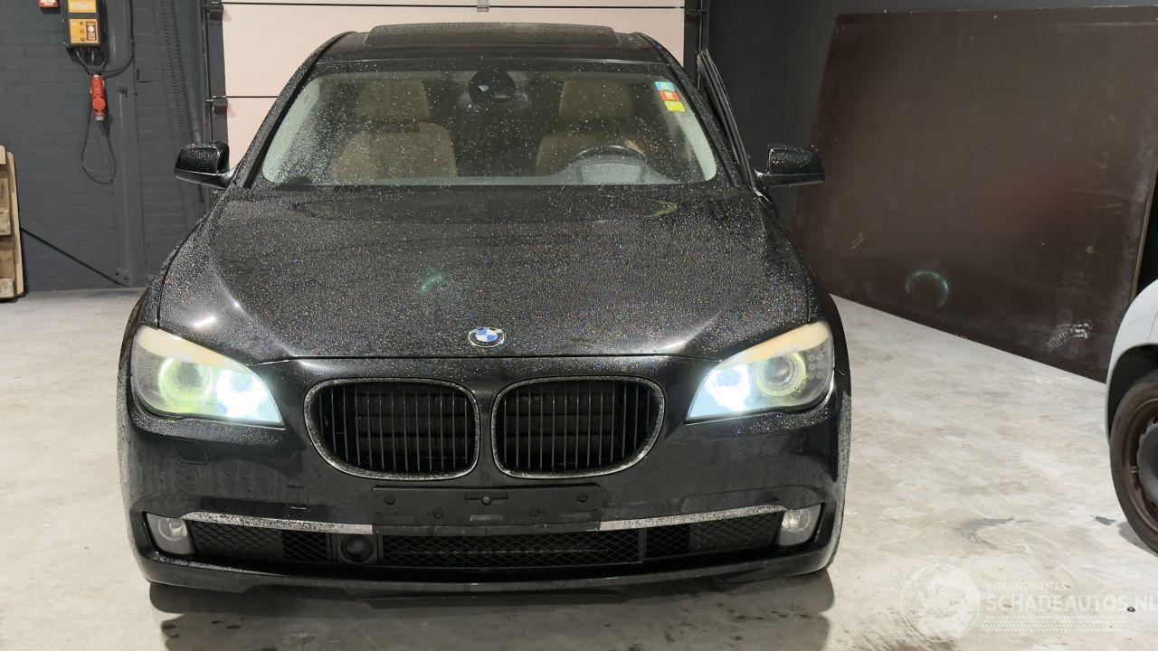 BMW 7-serie 730d/PANO/MEMORY/HEAD-UP/VENTILATIE/4xSTOELVERW./XENON-LED/FULL-ASSIST/TREKHAAK/VOL!