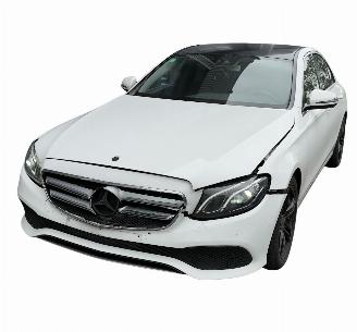 krockskadad bil auto Mercedes E-klasse LED / CAMERA / NAVIGATIE / AMG VELGEN VOLLEDIG RIJDBAAR 2016/9