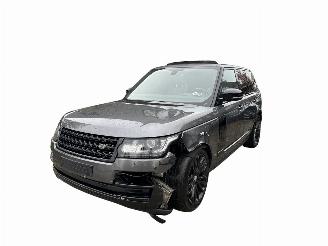 Vaurioauto  passenger cars Land Rover Range Rover 3.0 TDV6 AUTOBIOGRAPHY / PANORAMA / MERIDIAN / VOL! 2015/9
