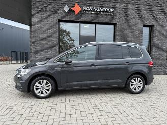 skadebil auto Volkswagen Touran FACELIFT 1.5 TSI 150PK DSG7 Highline 7-Personen 2023/6
