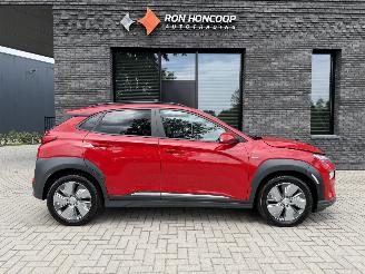 Damaged car Hyundai Kona Electric 64kWh 204PK Aut. Premium 2021/4