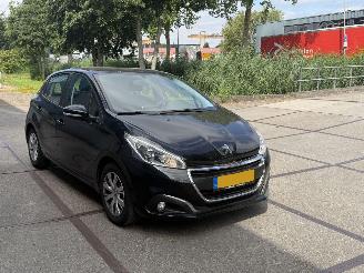 Unfallwagen Peugeot 208 1.2 PureTech Blue Lion 1e Eigenaar 53.000 KM NAP Navi! PDC! 2018/3