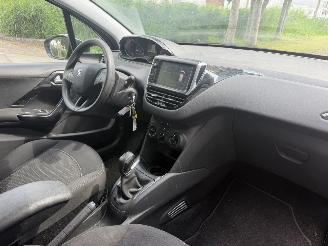 Peugeot 208 1.2 PureTech Blue Lion 1e Eigenaar 53.000 KM NAP Navi! PDC! picture 15