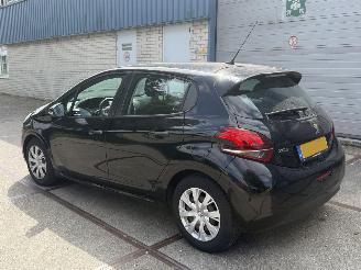 Peugeot 208 1.2 PureTech Blue Lion 1e Eigenaar 53.000 KM NAP Navi! PDC! picture 5