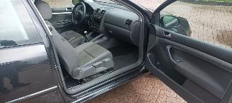 Volkswagen Golf 1.4-16v 80pk Climatecontrol CruiseControl Leren-Stuurwiel Mistlampen Parkeersensoren elek-ramen elek-buiten spiegel picture 16