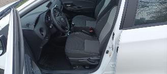 Toyota Yaris 1.5-Benzine 112pk 6-versn Airconditioning stoelverwarming Multicolor Touchscreen Display Achteruitrijcamera picture 16