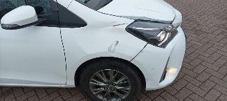 Toyota Yaris 1.5-Benzine 112pk 6-versn Airconditioning stoelverwarming Multicolor Touchscreen Display Achteruitrijcamera picture 13