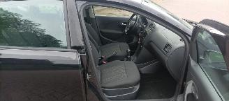 Volkswagen Polo 1.4-TDi Climatecontrol Distance-frontradar Stoelverwarming Leren Stuurwiel Radio met usb Elektrische ramen Elektrische-spiegels met verwarming Centrale vergrendeling met afstandsbediening Start-Stop systeem Euro-6norm picture 24