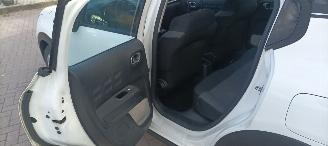 Citroën C3 Shine 1.5-Diesel 102pk Climatecontrol CruiseControl Stoelverwarming Lichtautomaat Regensensor Lichtautomaat Mistlampen Afneembare trekhaak picture 15