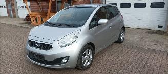 Coche accidentado Kia Venga Dream team 1.6-Benzine Automaat Keyless-entry Climatecontrol Stoelverwarming Lichtautomaat Privacyglas leren stuurwiel mistlampen Parkeersensoren Trekhaak 16-inch Kia velgen 2013/8