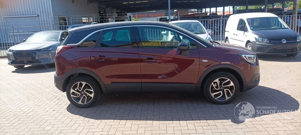 Opel Crossland Innovation uitvoering 1.2-turbo 110pk Automaat Navi Led koplampen led achterlichten leder Privacy glas stoelverwarming stuurwiel verwarming voorruit verwarming Trekhaak 16-inch hoogglans velgen Parkeersensoren voor en achter