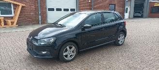 Volkswagen Polo 1.4 TDI DPF Euro6 Climatecontrol frontradar Regensensor leren stuurwiel mistlampen Elektrische ramen Elektrische-spiegels met verwarming Centrale vergrendeling met afstandsbediening Start-Stop systeem 15-inch velgen picture 2