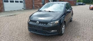 škoda osobní automobily Volkswagen Polo 1.4 TDI DPF Euro6 Climatecontrol Frontradar-Remasist Stoelverwarming Regensensor leren stuurwiel mistlampen Elektrische ramen Elektrische-spiegels met verwarming Centrale vergrendeling met afstandsbediening Start-Stop systeem Radio usb 15 inch Velgen 2016/3