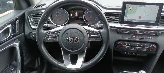 Kia Ceed Premium Edition 1.6 136pk Leder Sportstoelen Memory Navigatie Jbl sound System Climatecontrol CruiseControl 4xStoelverwarming Full-Led koplampen keyless Entry Blindspot systeem automatische inparkeer systeem elektrische achterklep Dab Radio Achteruitrijca picture 23