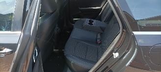 Kia Ceed Bj 9-2018 1.6 Climatecontrol Led-Koplampen Led-Achterlichten Navi Sportstoelen met Memory keyless Entry Blindspot Drivelane parkeer-assistent picture 17