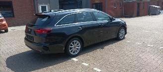 Kia Ceed Bj 9-2018 1.6 Climatecontrol Led-Koplampen Led-Achterlichten Navi Sportstoelen met Memory keyless Entry Blindspot Drivelane parkeer-assistent picture 7
