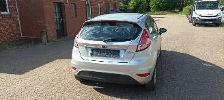 Ford Fiesta Bj 6-2016 1.5-TDCI euro6 Airconditioning Led verlichting Parkeersensoren Stoelverwarming leren stuurwiel picture 4