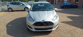 Ford Fiesta Bj 6-2016 1.5-TDCI euro6 Airconditioning Led verlichting Parkeersensoren Stoelverwarming leren stuurwiel picture 10