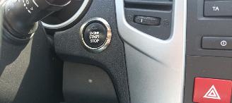 Kia Venga Bj 8-2013 1.6 Automaat Climatecontrol Stoelverwarming Lichtautomaat Privacyglas keyless Entry trekhaak picture 24
