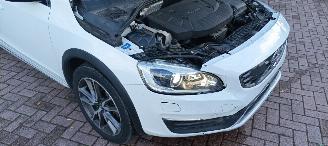 Volvo V-60 Cross Country 5-Cil 2.4 190pk Automatik 4x4 Leder Navi Xenon Led Climatecontrol CruiseControl Stoelverwarming Lichtautomaat Privacyglas Regensensor Trekhaak picture 32