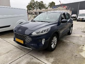 krockskadad bil auto Ford Kuga 2.5 PHEV Titanium 225 PK-CAMERA-KEYLESS-NAVI-PDC 2021/7