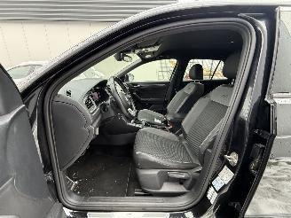 Volkswagen T-Roc 1.5 TSI Sport Business R-NAVI-PDC-CAMERA picture 9