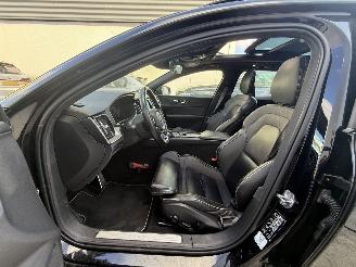 Volvo V-60 2.0 B3 R-DESIGN AUTOMAAT-PANO-NAVI-CAMERA picture 8