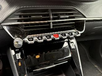 Peugeot 208 1.2 PueTech Allure Pack -NAVI-CAMERA-PDC picture 19