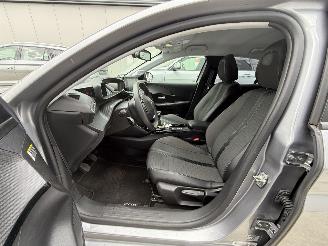 Peugeot 208 1.2 PueTech Allure Pack -NAVI-CAMERA-PDC picture 8